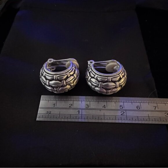 ✨Vintage Beautiful Silver Hoop Clip On Earrings - Picture 3 of 3